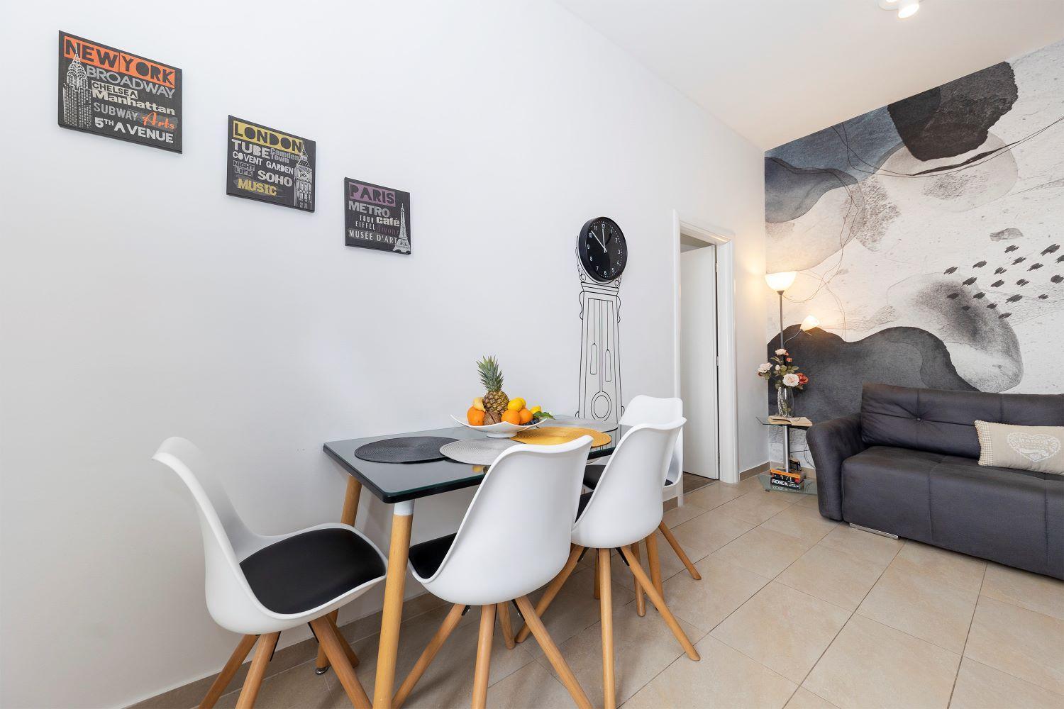 Apartment & Kolovare 1,