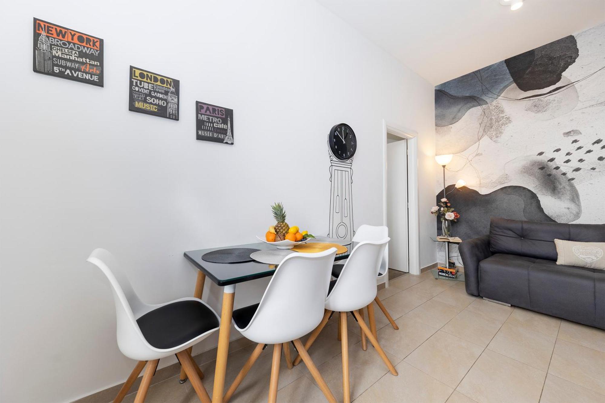 Apartment & Kolovare 1,